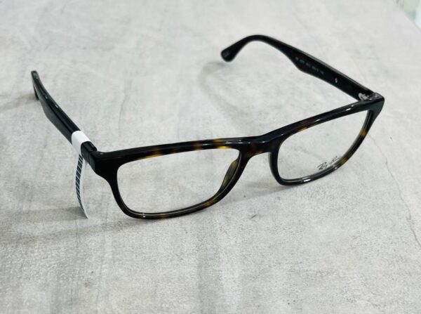 RAY BAN