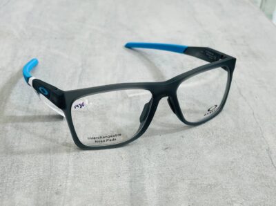 OAKLEY