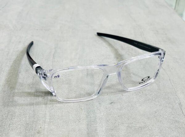 OAKLEY